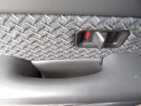 Used 2003 Chevrolet Avalanche 2WD image 22