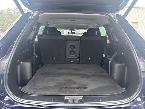 Used 2023 Mitsubishi Outlander SE image 18
