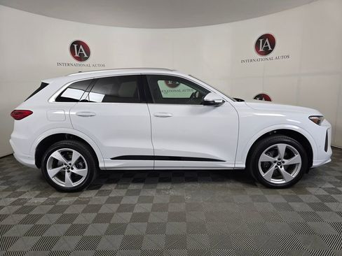 Certified 2025 Audi Q5 Premium Plus w/ Premium Plus image 3