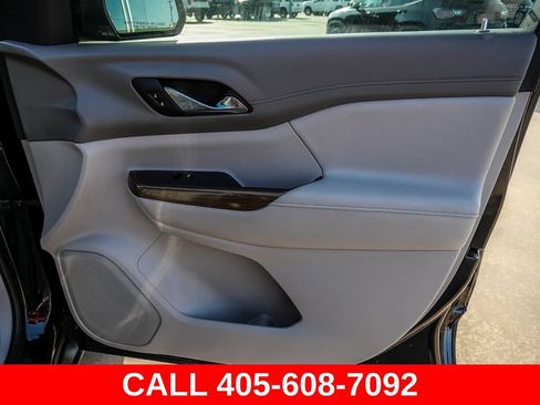 Used 2019 GMC Acadia SLE FWD image 18
