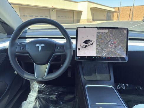 Used 2023 Tesla Model 3 Standard Range RWD image 17