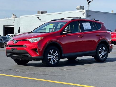 Used 2016 Toyota RAV4 LE FWD image 3