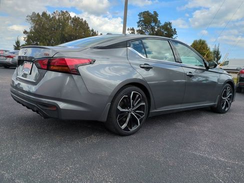 Used 2024 Nissan Altima 2.5 SR w/ SR Premium Package image 4