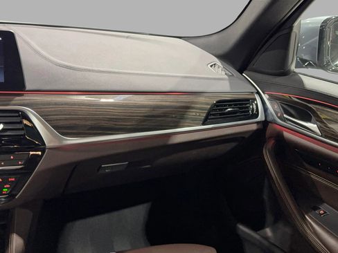 Used 2018 BMW 540i xDrive image 40