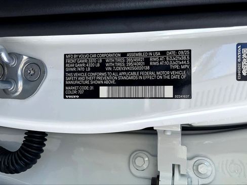 New 2025 Volvo EX90 Plus w/ Protection Package Premier image 36