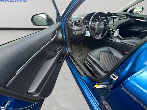 Used 2020 Toyota Camry SE FWD image 9