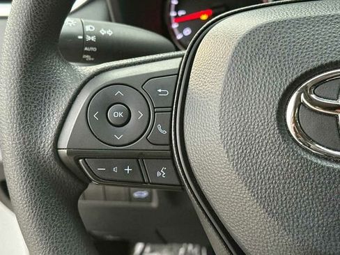 Used 2022 Toyota RAV4 XLE image 30