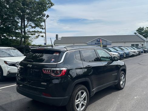 Used 2023 Jeep Compass Latitude w/ Convenience Group AWD/4WD image 5