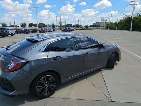 Used 2017 Honda Civic EX image 3