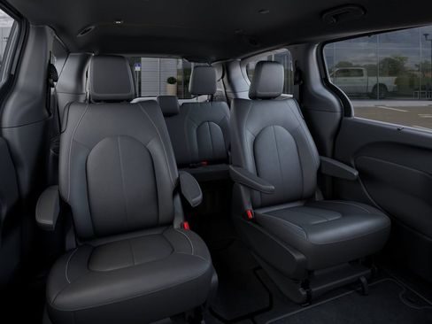 New 2026 Chrysler Pacifica Select FWD image 19