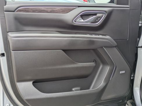 Certified 2024 Chevrolet Suburban Z71 w/ Luxury Package image 11