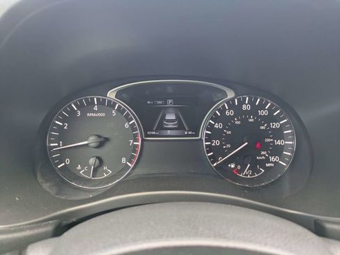 Used 2018 Nissan Pathfinder S AWD/4WD image 31