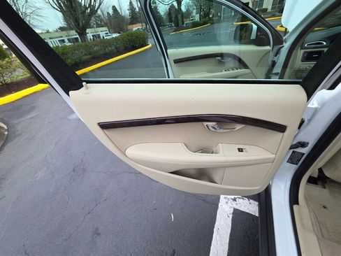 Used 2015 Volvo XC70 T6 Platinum w/ Protection Package image 53