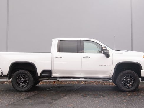 Used 2020 Chevrolet Silverado 3500 High Country w/ Technology Package image 34