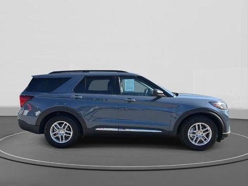Certified 2025 Ford Explorer Active RWD image 5