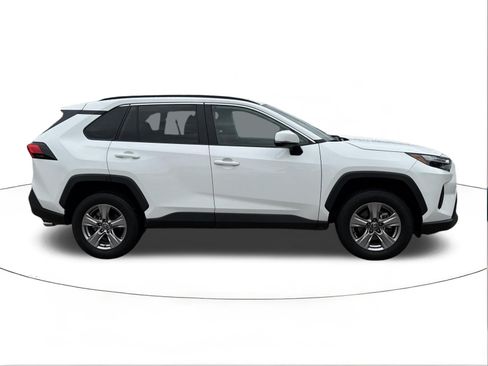Used 2024 Toyota RAV4 XLE FWD image 2