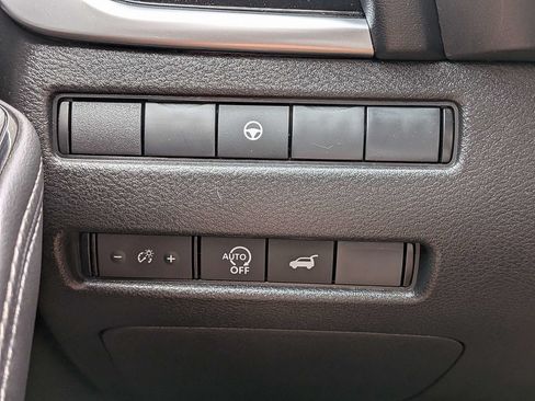Used 2026 Nissan Rogue SL FWD image 29