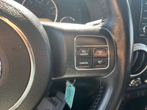 Used 2017 Jeep Wrangler Unlimited Sahara w/ Connectivity Group AWD/4WD image 18