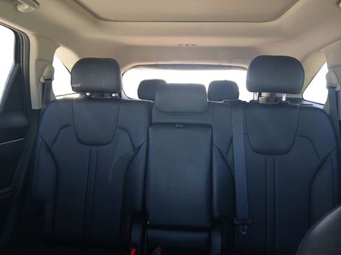 Used 2021 Kia Sorento S w/ Panoramic Sunroof Package image 18