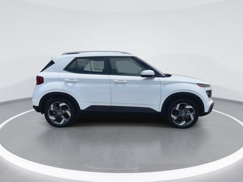 New 2026 Hyundai Venue SEL FWD image 9