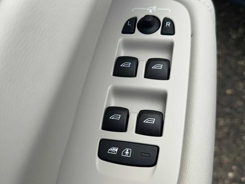 Used 2025 Volvo XC60 B5 Plus w/ Protection Package Premier image 21