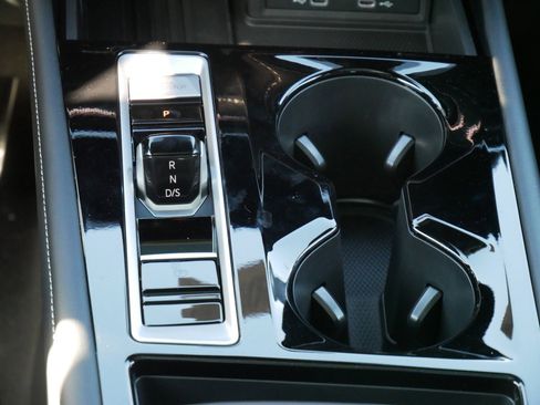 New 2026 Volkswagen Atlas Cross Sport SEL Premium R-Line image 8