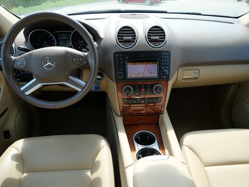Used 2009 Mercedes-Benz ML 350 4MATIC image 10