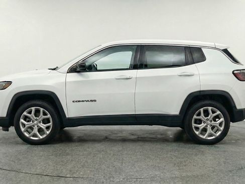 Used 2025 Jeep Compass Latitude image 5