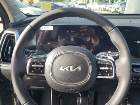 New 2025 Kia Sorento EX image 13