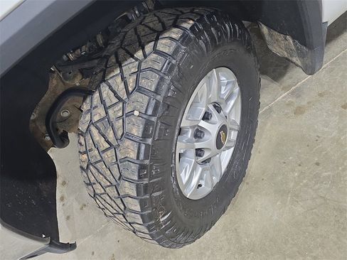 Used 2023 Chevrolet Silverado 2500 LT image 32