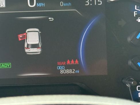 Used 2023 Toyota RAV4 LE AWD/4WD image 18