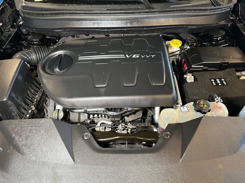Used 2022 Jeep Cherokee Limited w/ Elite Package AWD/4WD image 24