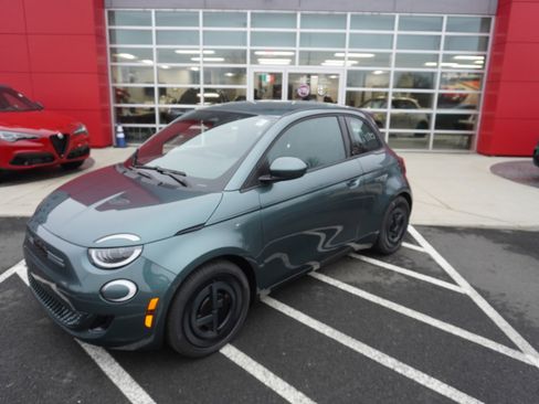 New 2025 FIAT 500 e image 3