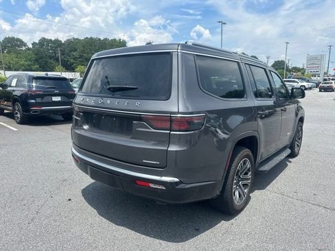 Used 2024 Jeep Wagoneer Series II w/ Flexible Seating Group RWD image 3