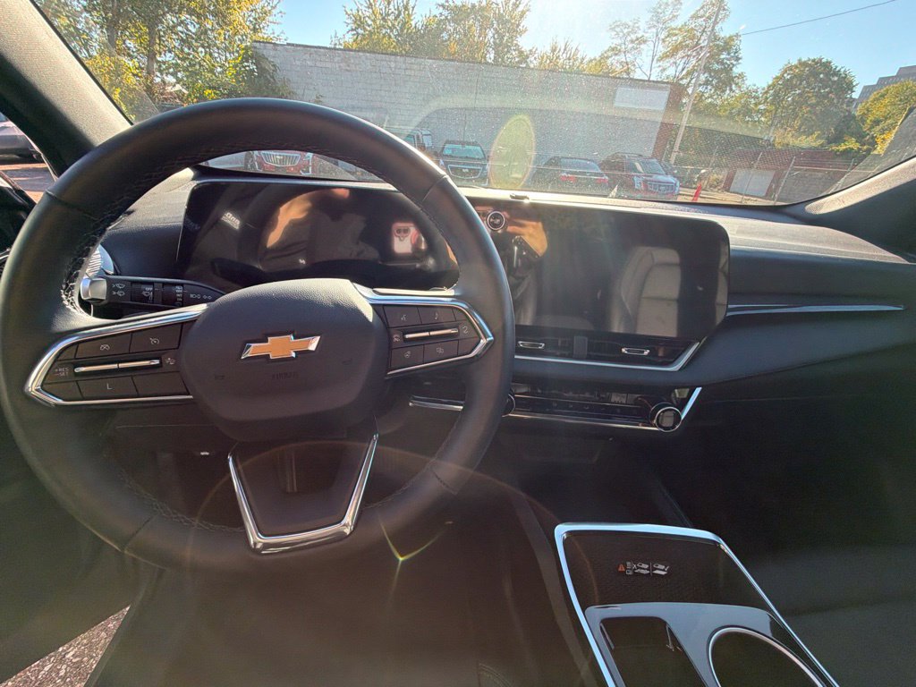 Used 2025 Chevrolet Equinox LT w/ Convenience Package II AWD/4WD image 10