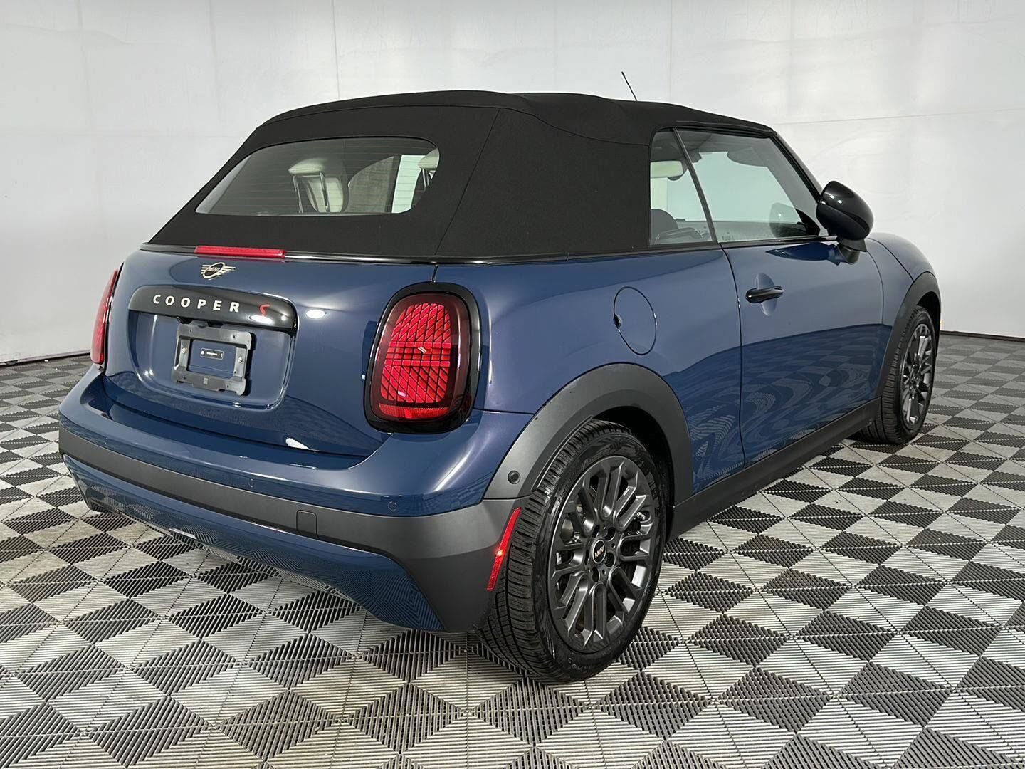 Used 2026 MINI Cooper S FWD image 11