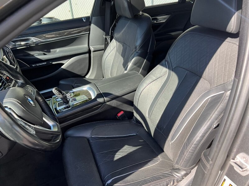 Used 2016 BMW 750i xDrive AWD/4WD image 16