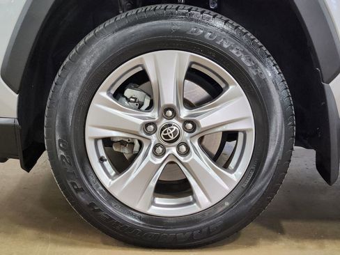 Used 2022 Toyota RAV4 XLE image 28
