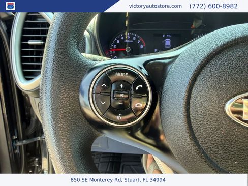 Used 2020 Kia Soul LX FWD image 10