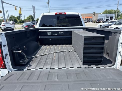 Used 2019 Chevrolet Silverado 2500 LT AWD/4WD image 13