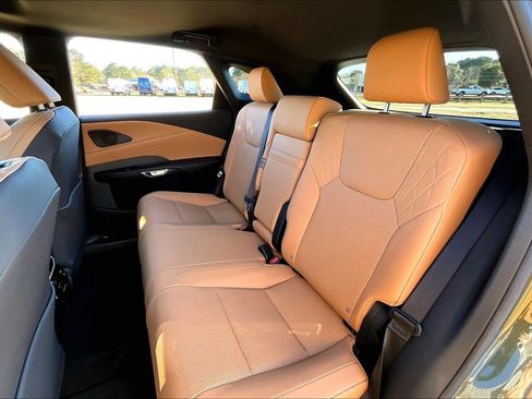 Used 2024 Lexus RX 350 Premium w/ Accessory Package (Z1) image 19