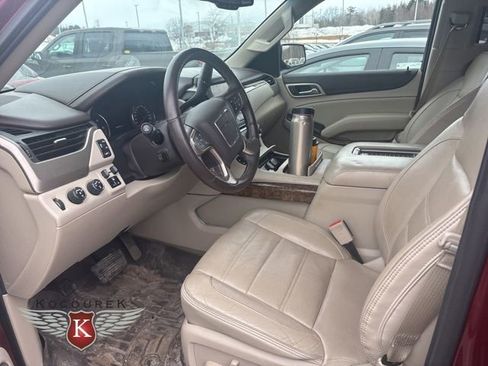 Used 2016 GMC Yukon XL Denali image 3