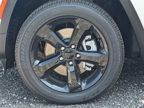 New 2025 Jeep Grand Cherokee L Altitude image 25