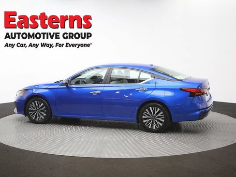 Used 2025 Nissan Altima 2.5 SV FWD image 60