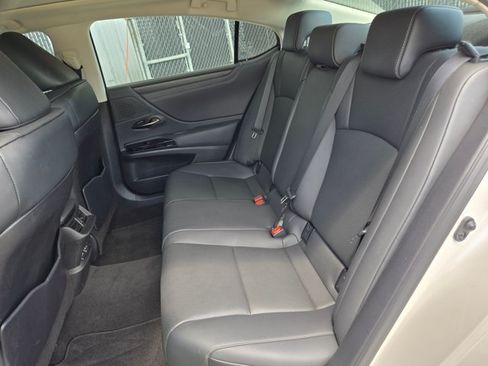 Used 2023 Lexus ES 350 w/ Premium Package FWD image 18