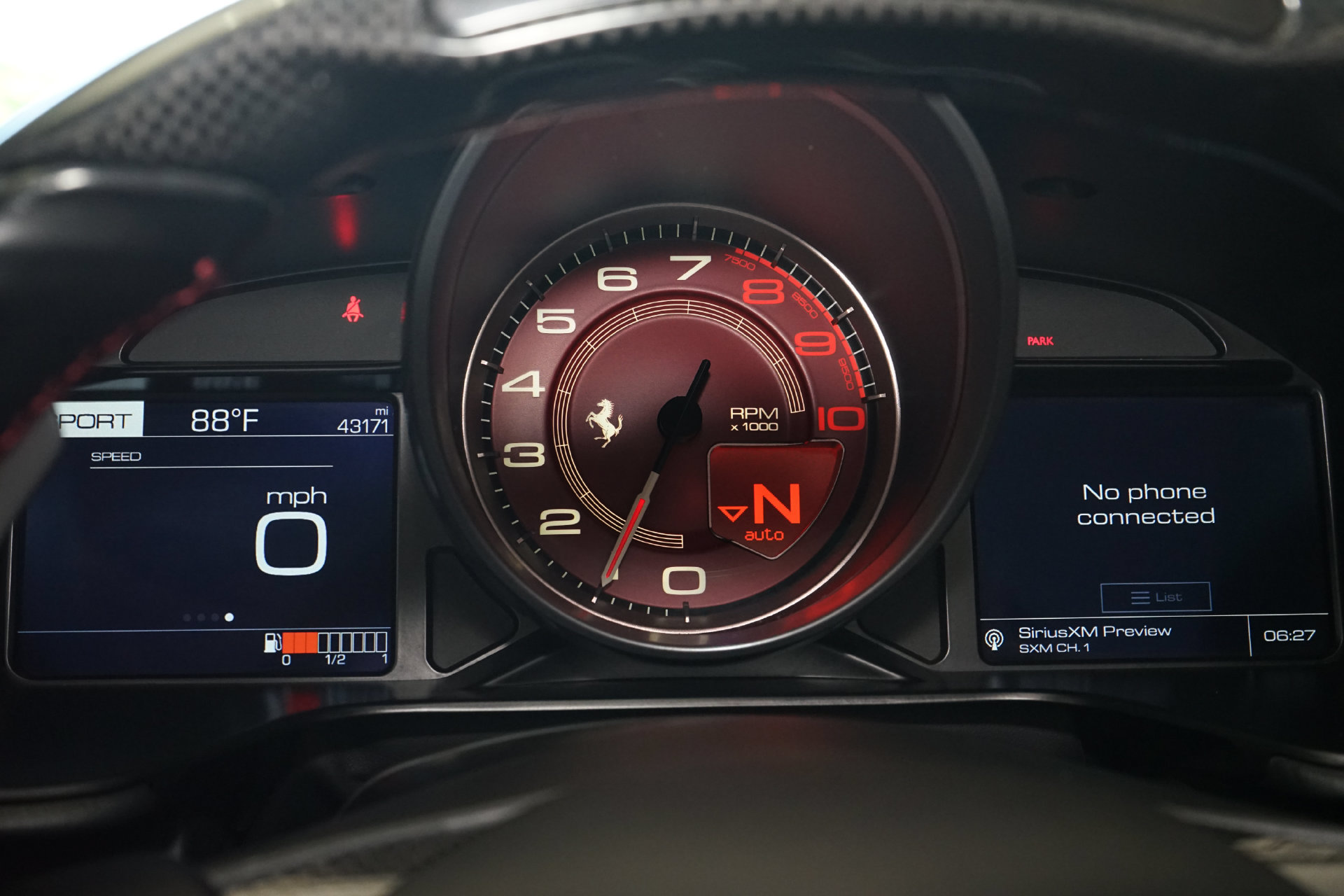 Used 2019 Ferrari Portofino RWD image 12