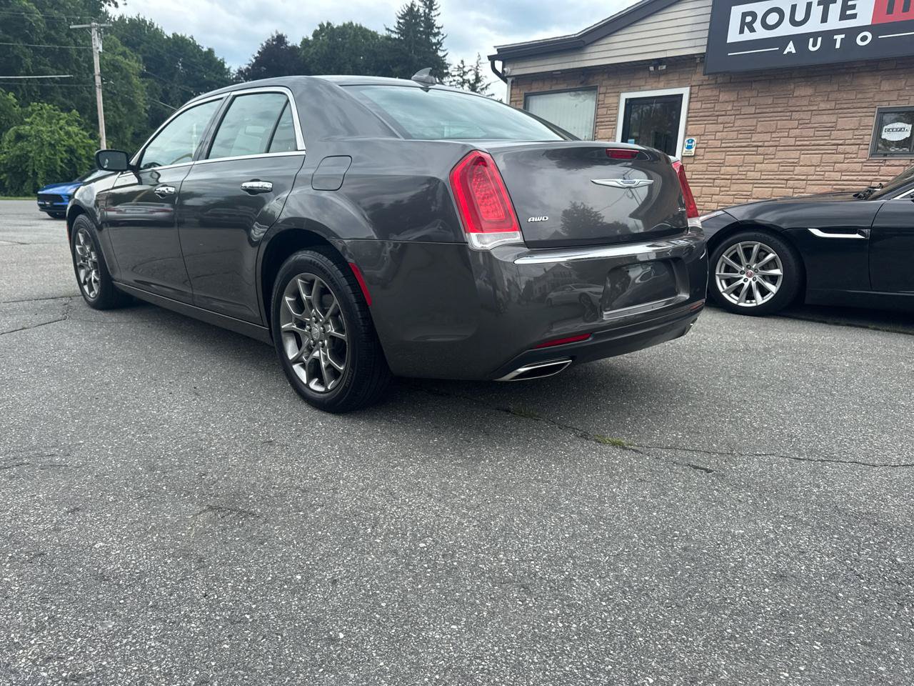 Used 2019 Chrysler 300 Limited AWD/4WD image 12