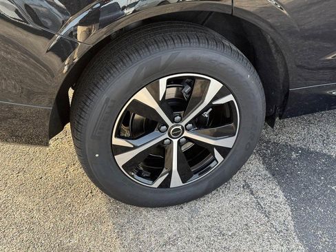 New 2026 Volvo XC60 B5 Core w/ Climate Package image 4