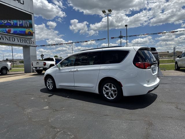 Used 2019 Chrysler Pacifica Limited FWD image 3