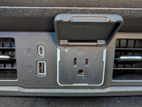 New 2026 GMC Sierra 1500 Elevation image 6